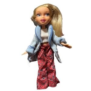 Bratz MGA Sleep-Over Cloe Doll 2006 w Outfit Pajamas Slumber Party Robe